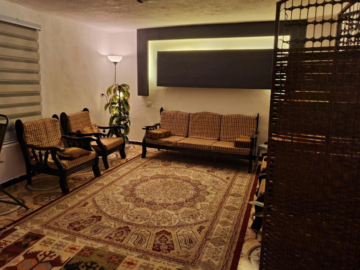 Zeus Apartment Jarash Bagian luar foto