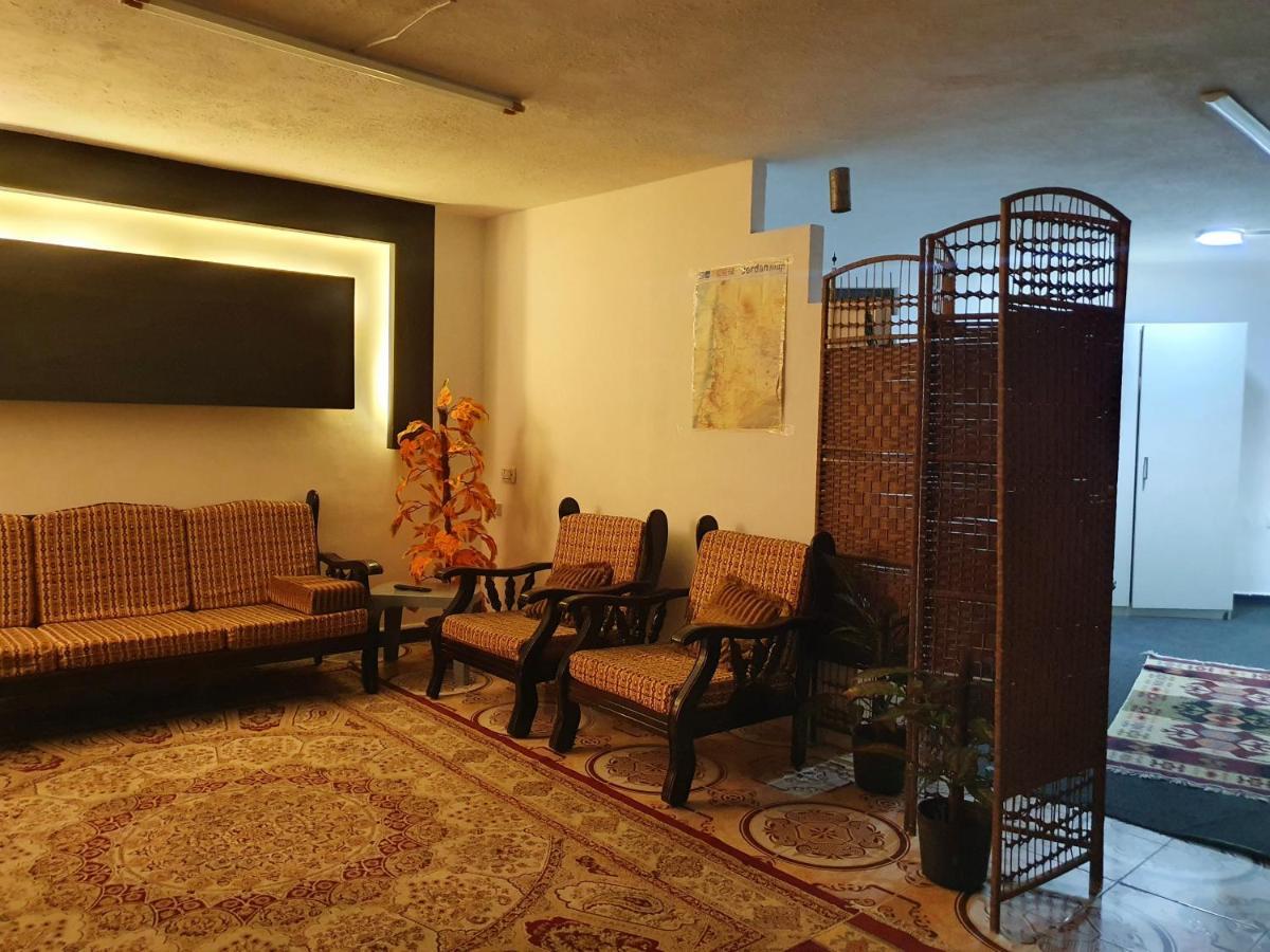 Zeus Apartment Jarash Bagian luar foto
