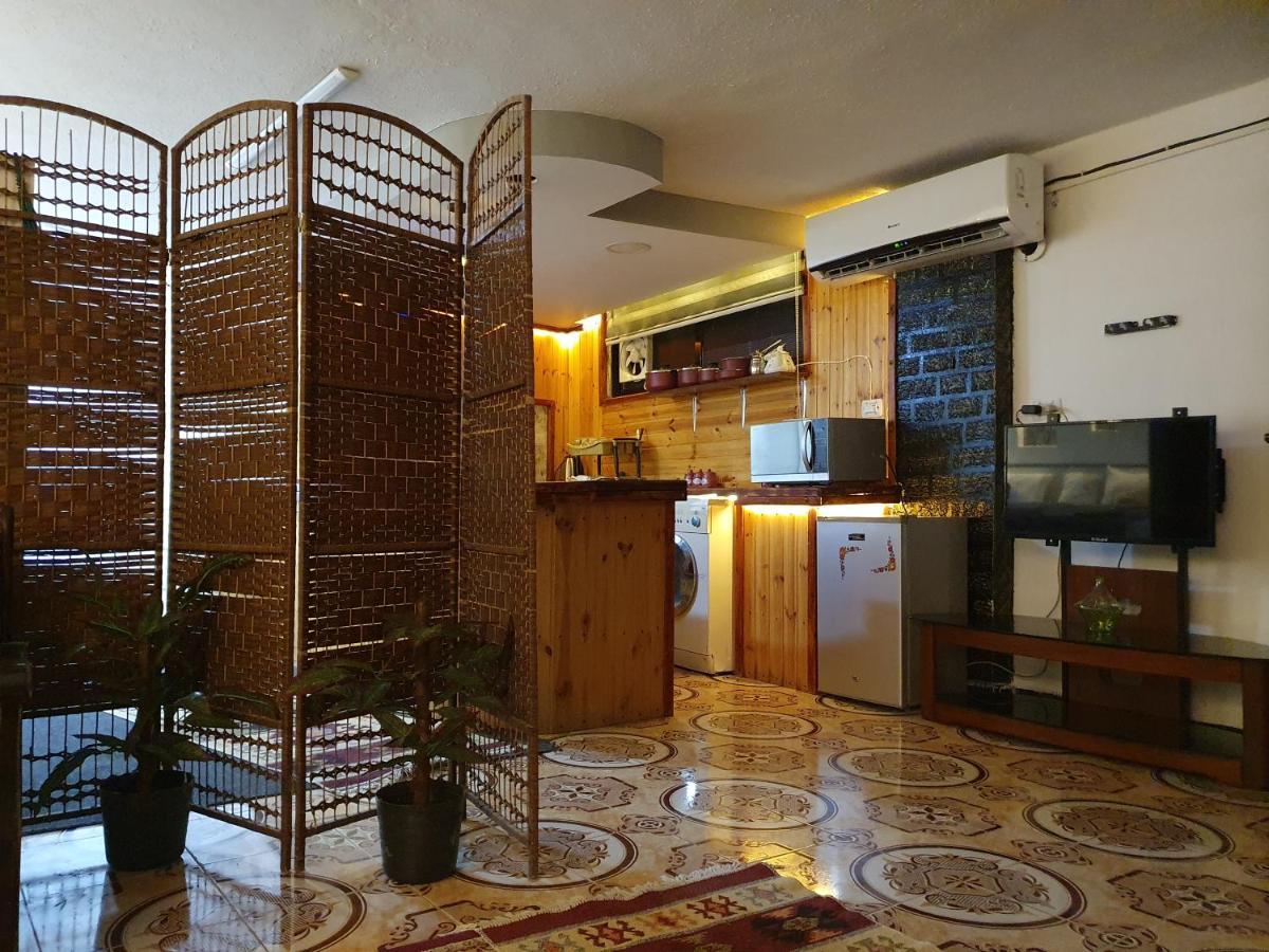 Zeus Apartment Jarash Bagian luar foto