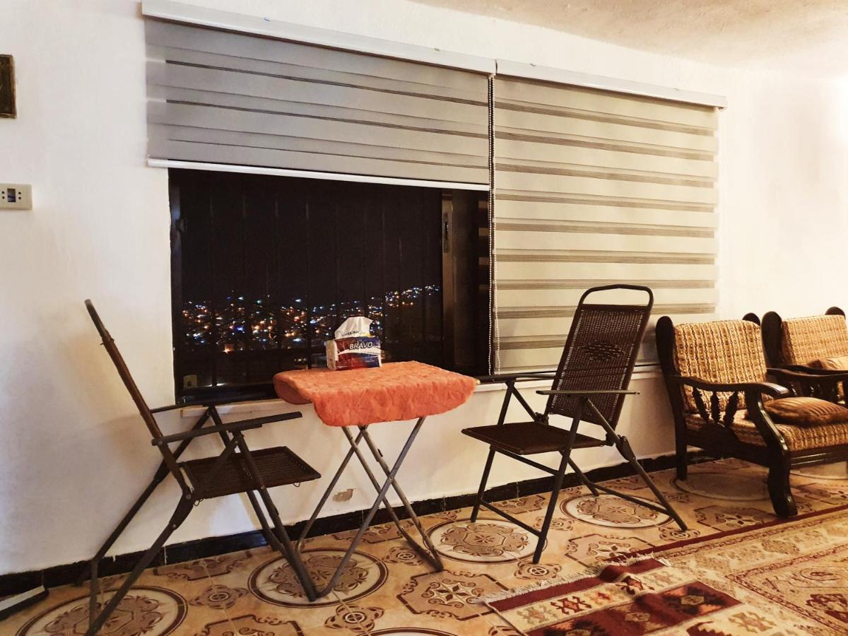 Zeus Apartment Jarash Bagian luar foto
